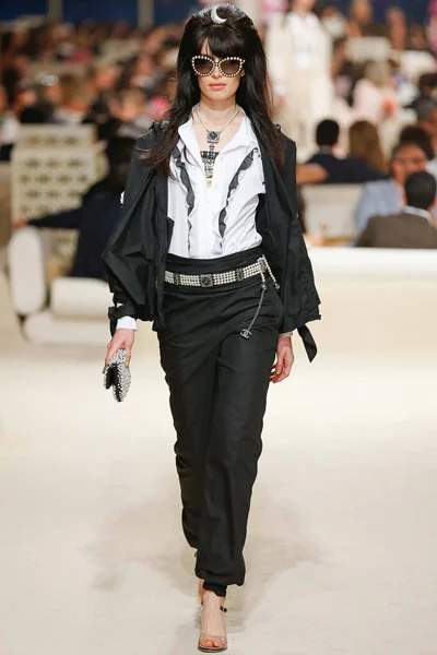 Look 32
